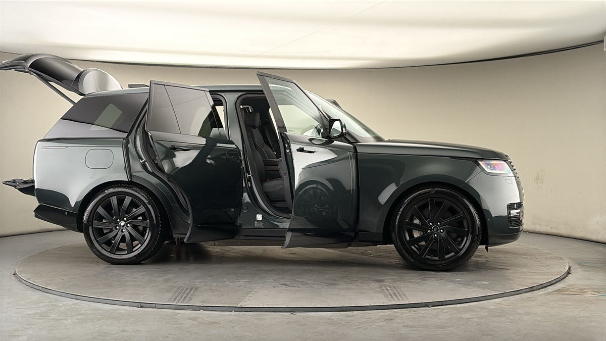 More views of Land Rover Range Rover