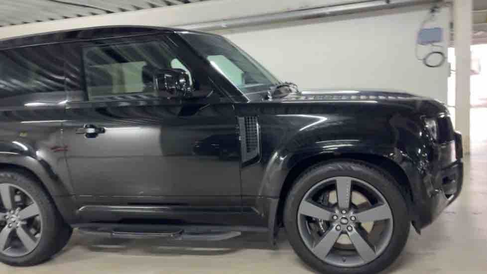 More views of Land Rover Defender 90