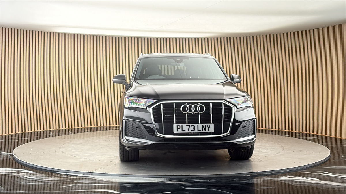 More views of Audi Q7