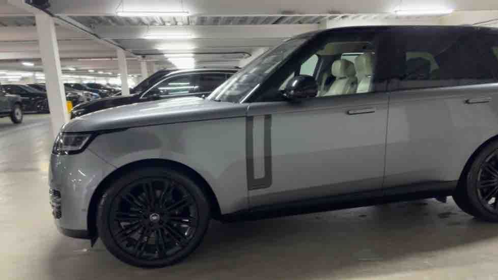 More views of Land Rover Range Rover