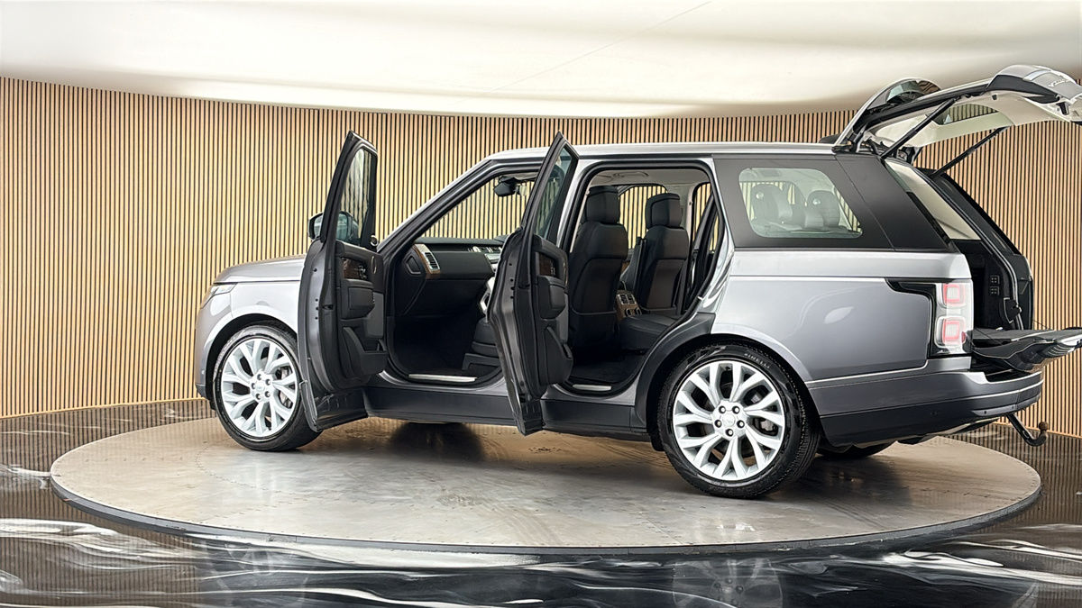 More views of Land Rover Range Rover