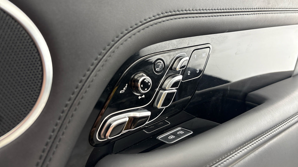 Land Rover Range Rover Image 26