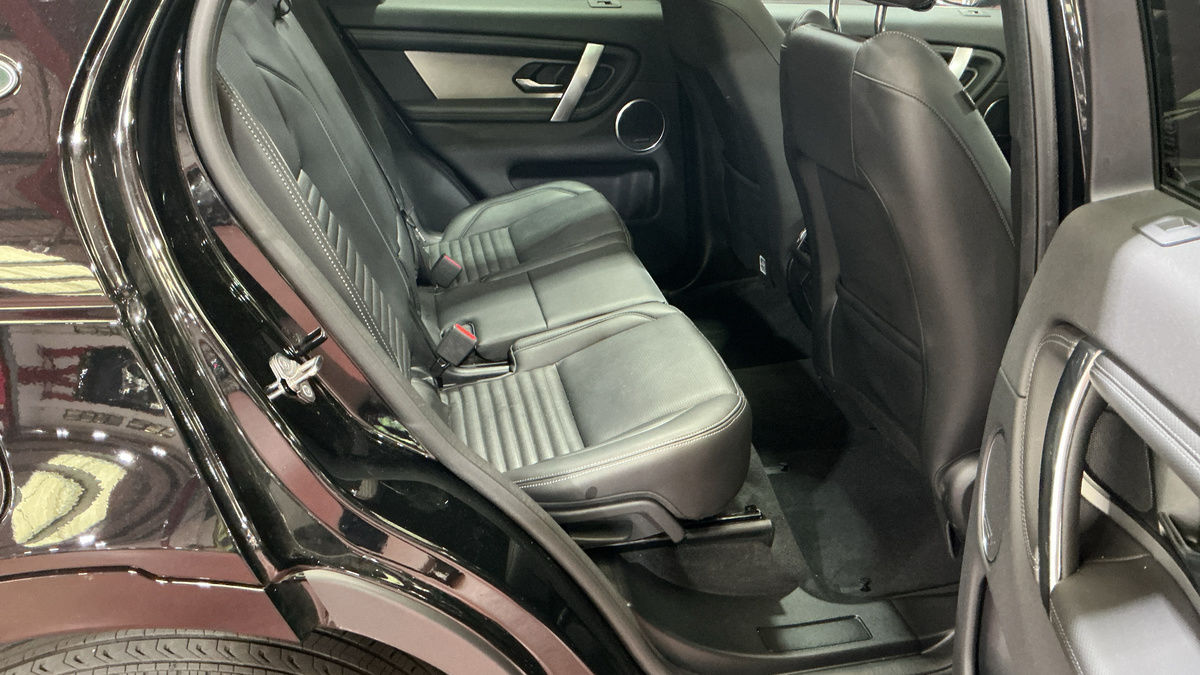 Land Rover Discovery Sport Image 8