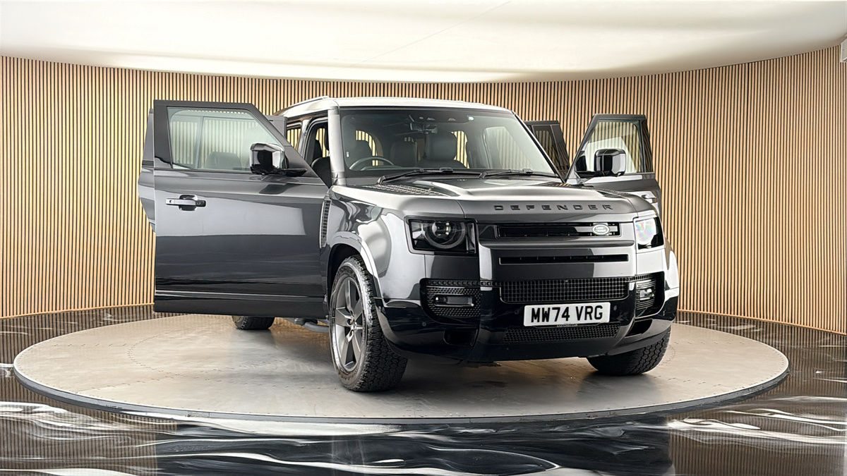 More views of Land Rover Defender 110