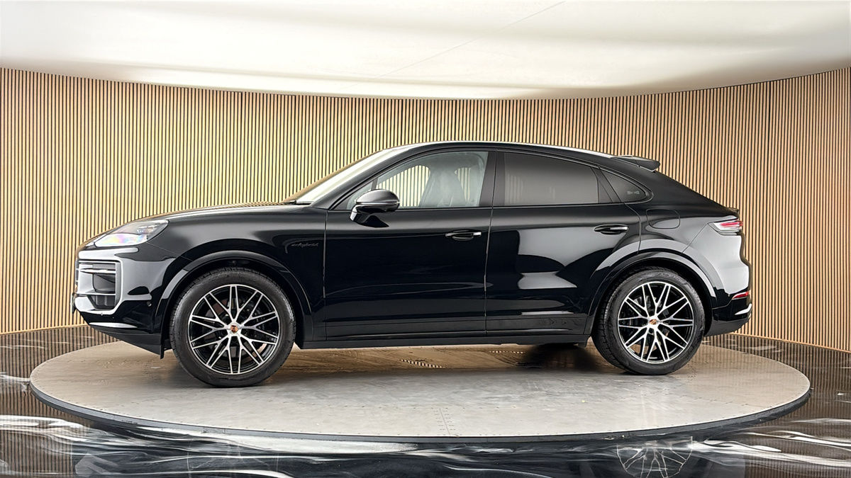 More views of Porsche Cayenne