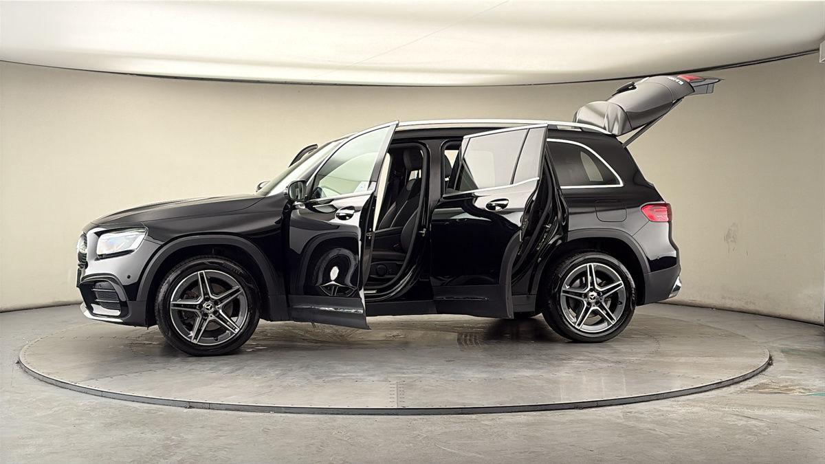 More views of Mercedes-Benz GLB
