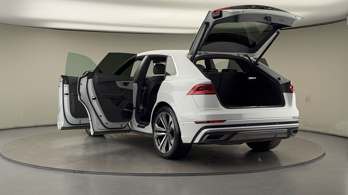 Audi Q8 Image 23