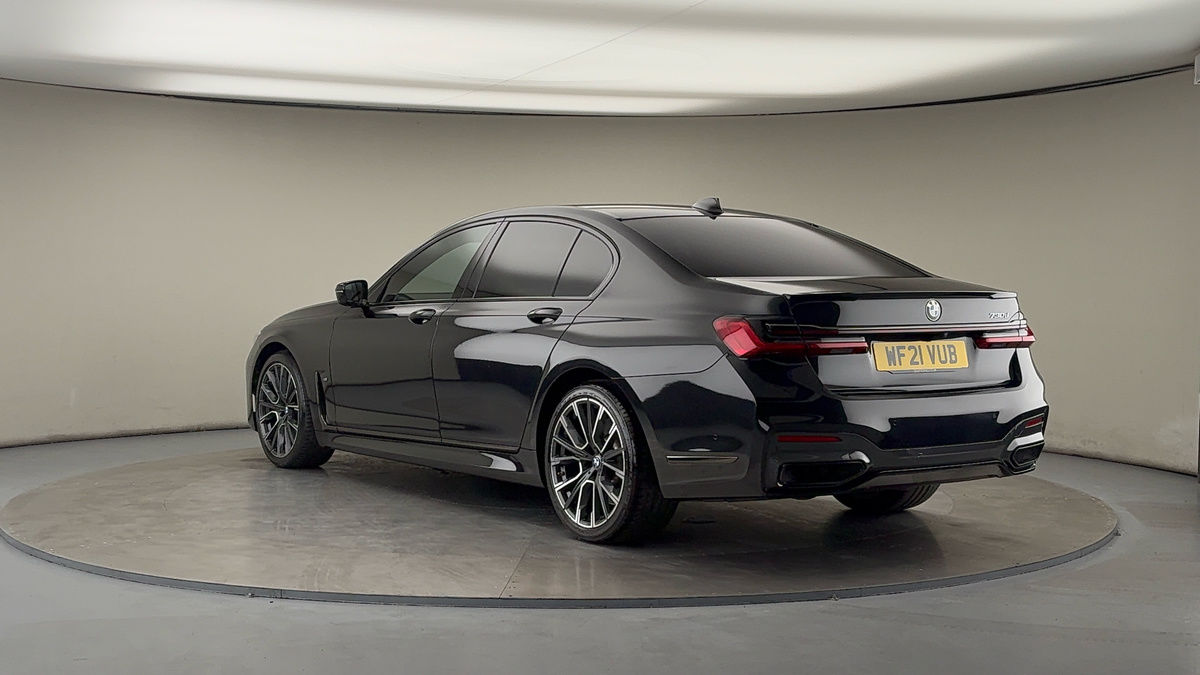 BMW 7 Series Image 2