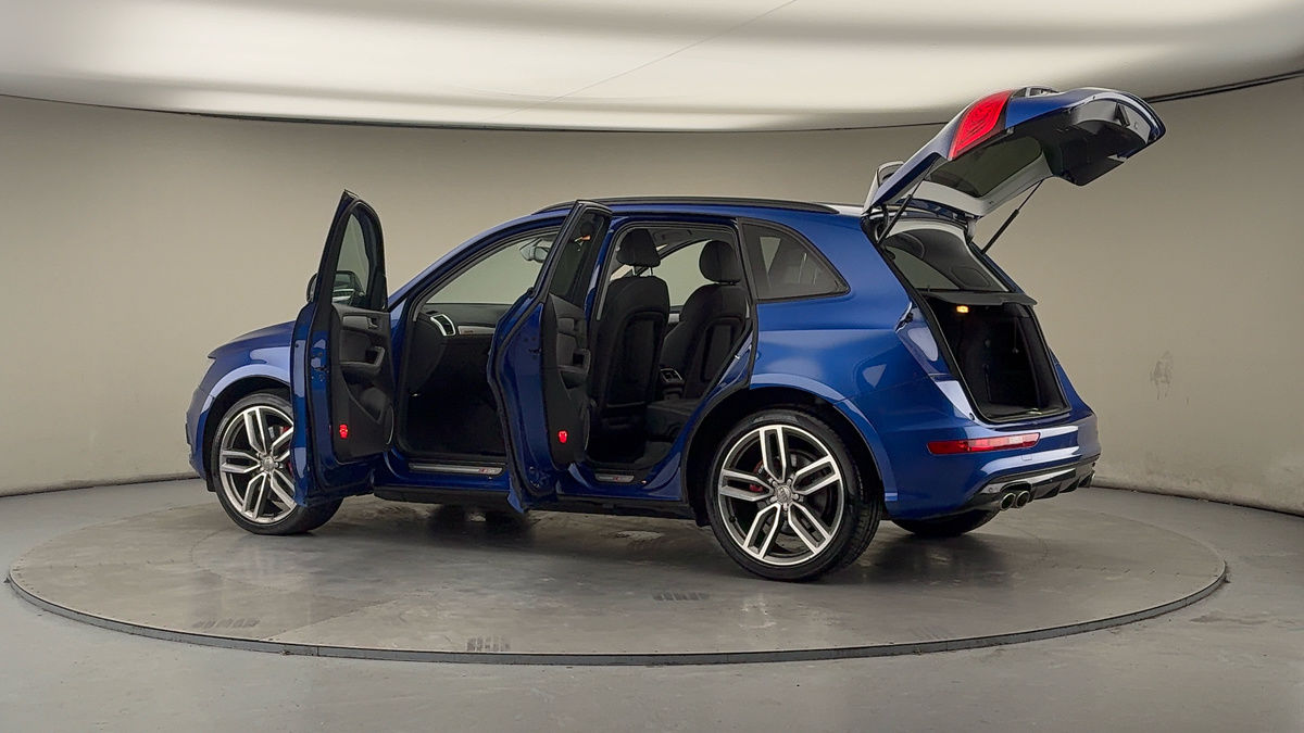 More views of Audi SQ5