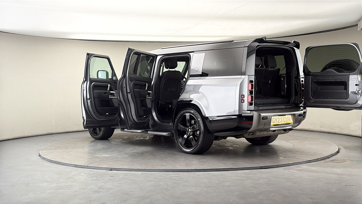 More views of Land Rover Defender 130