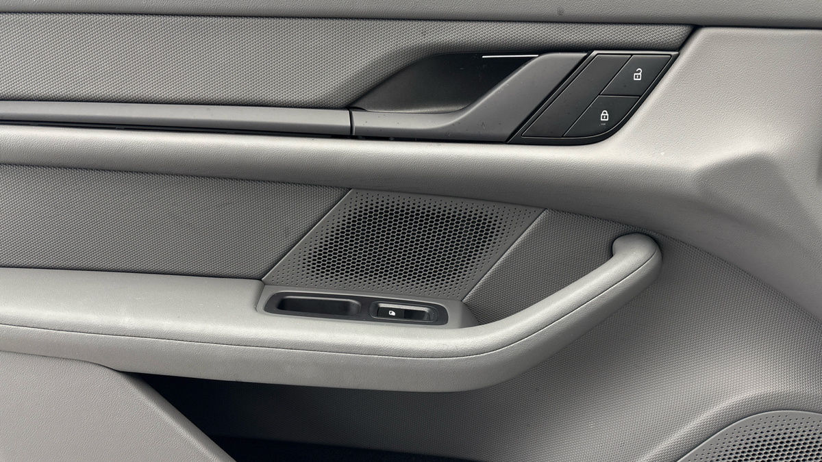 Porsche Taycan Image 19