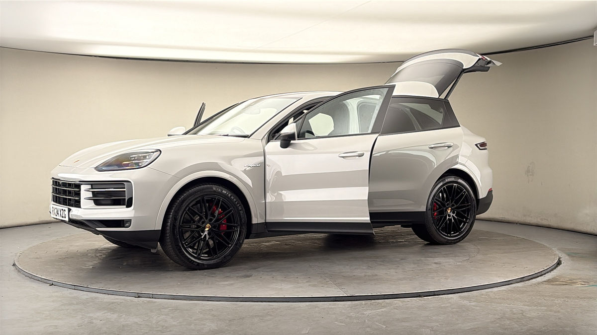 More views of Porsche Cayenne
