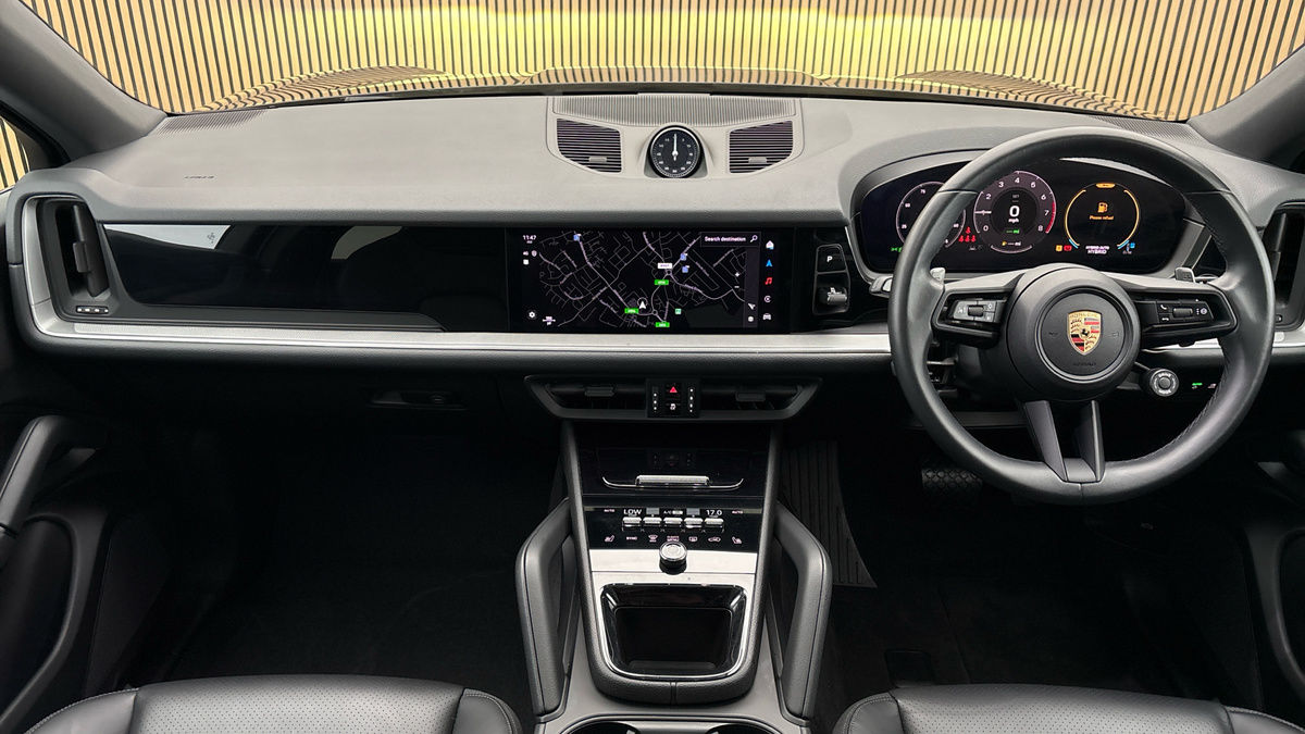 Porsche Cayenne Image 12
