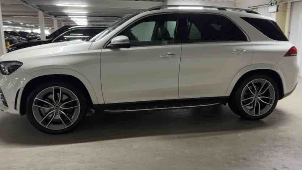 More views of Mercedes-Benz GLE
