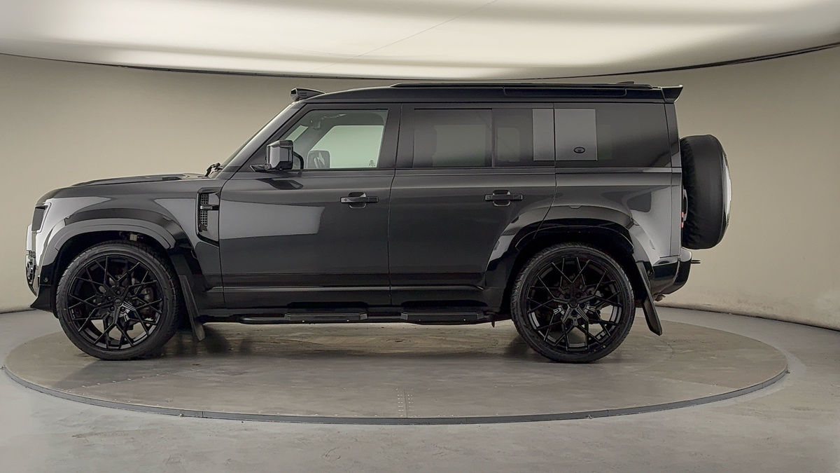 Land Rover Defender 110 Urban Image 15