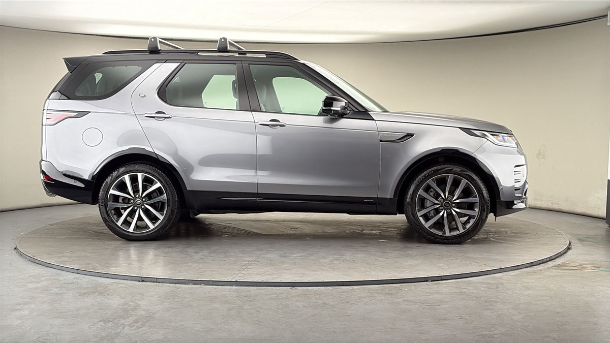 More views of Land Rover Discovery