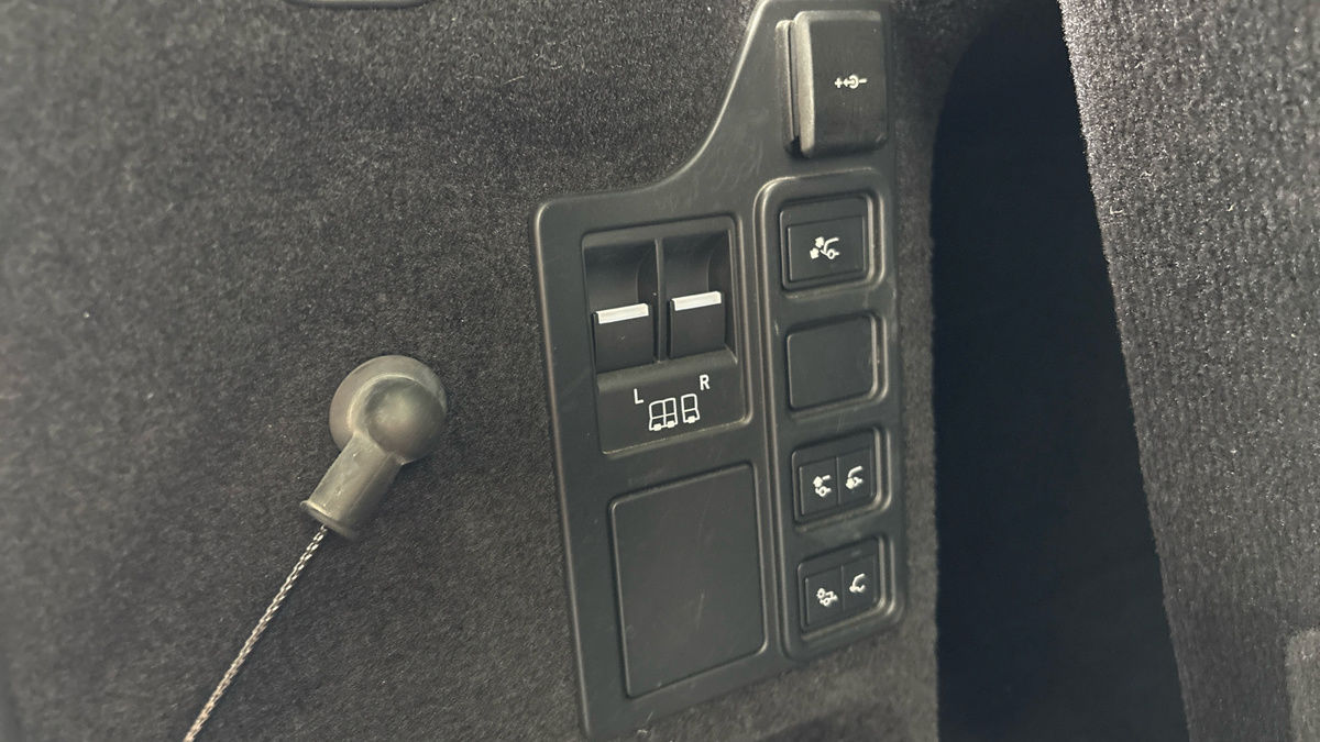 Land Rover Discovery Image 33