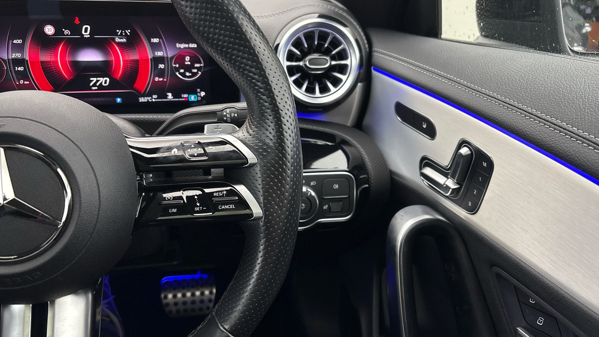 Mercedes-Benz CLA Image 14