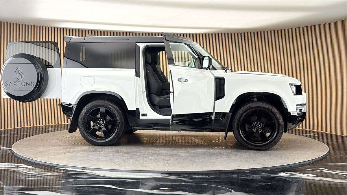 More views of Land Rover Defender 90