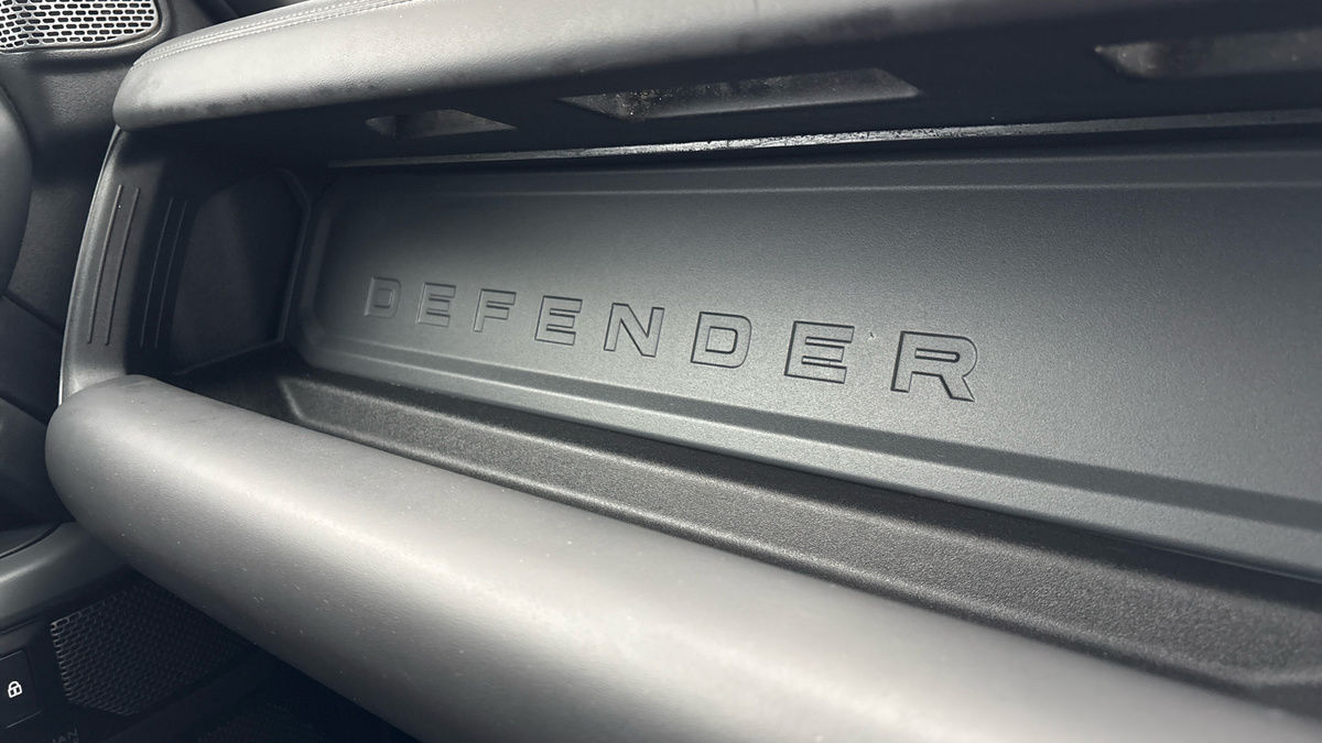 Land Rover Defender 90 Image 29