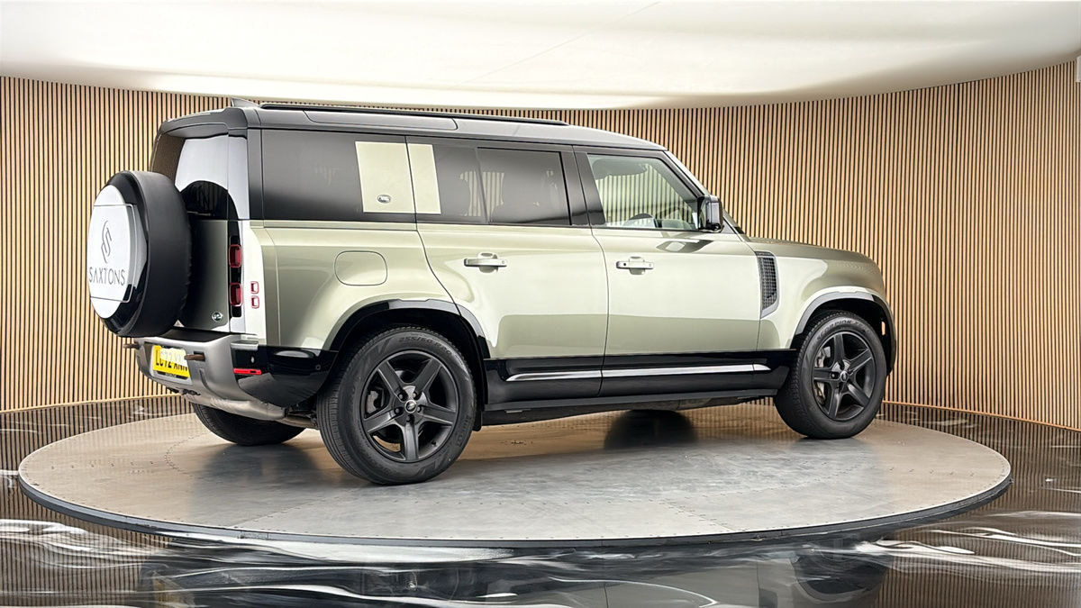 More views of Land Rover Defender 110