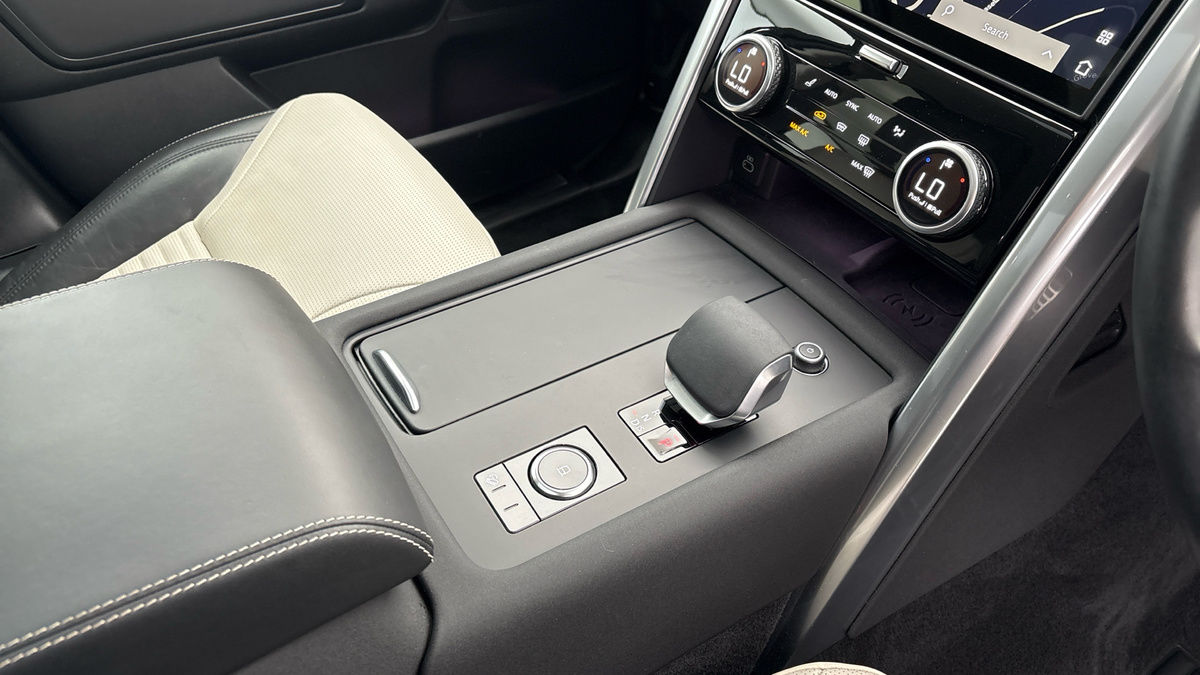 Land Rover Discovery Image 18