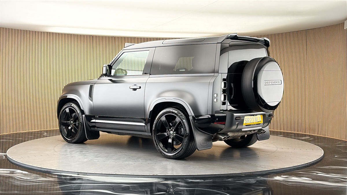 More views of Land Rover Defender 90