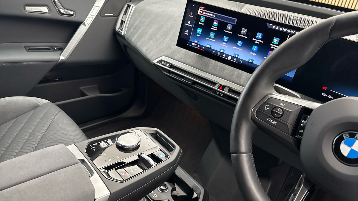More views of BMW iX