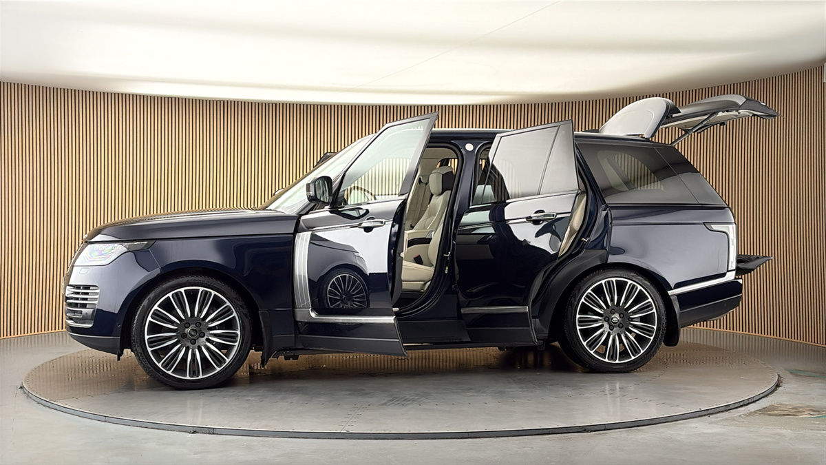 More views of Land Rover Range Rover