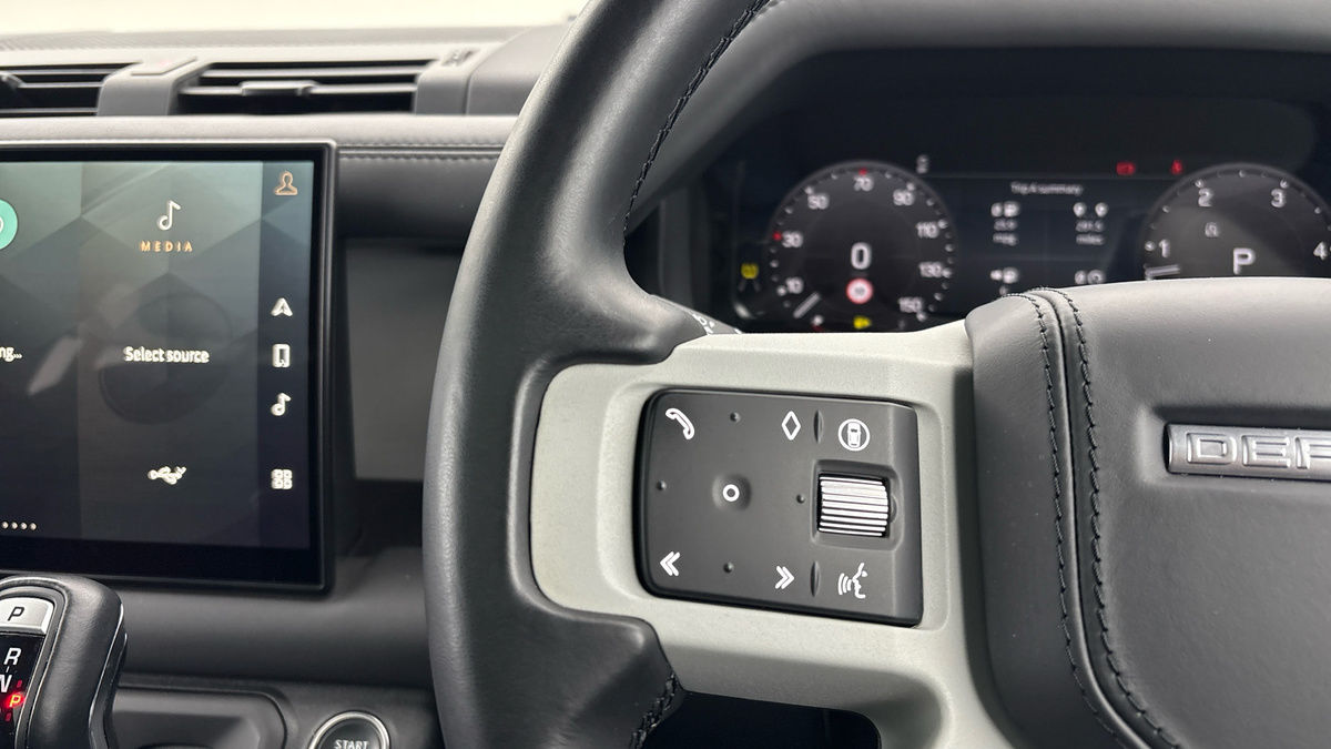 Land Rover Defender 110 Urban Image 13
