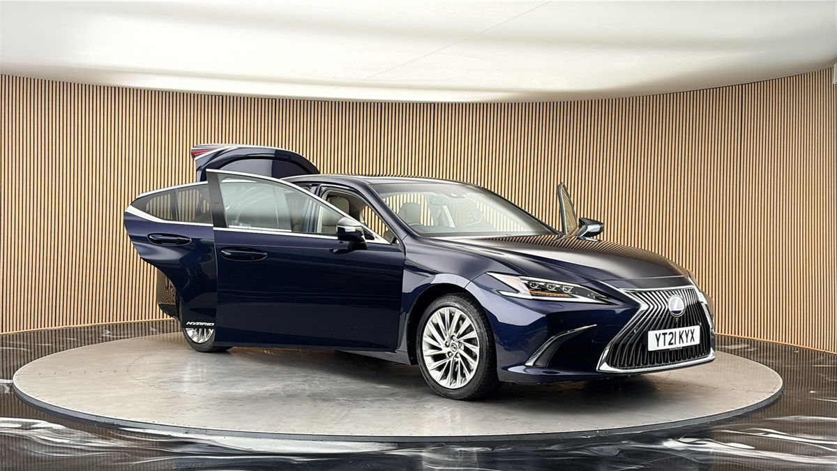 More views of Lexus ES