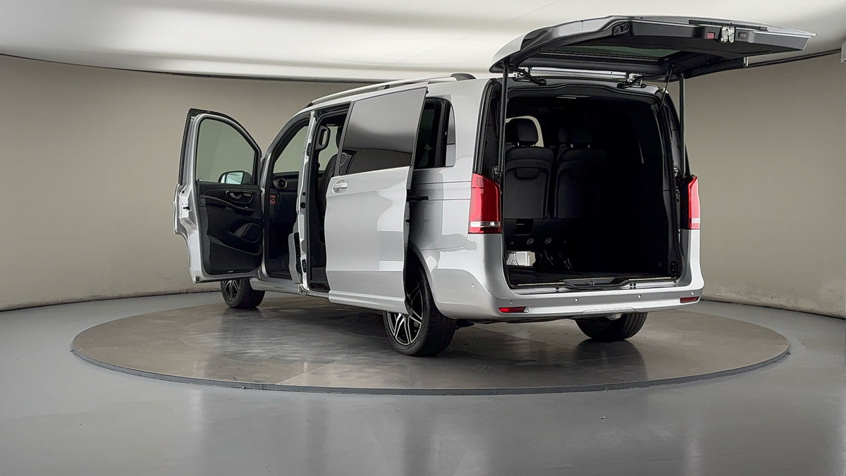 Mercedes-Benz V Class Image 23