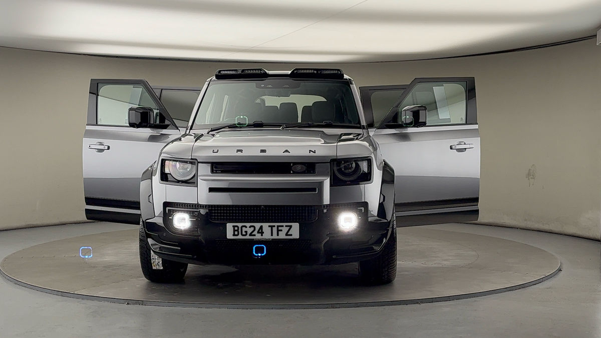 More views of Land Rover Defender 110