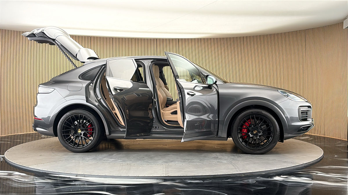 More views of Porsche Cayenne