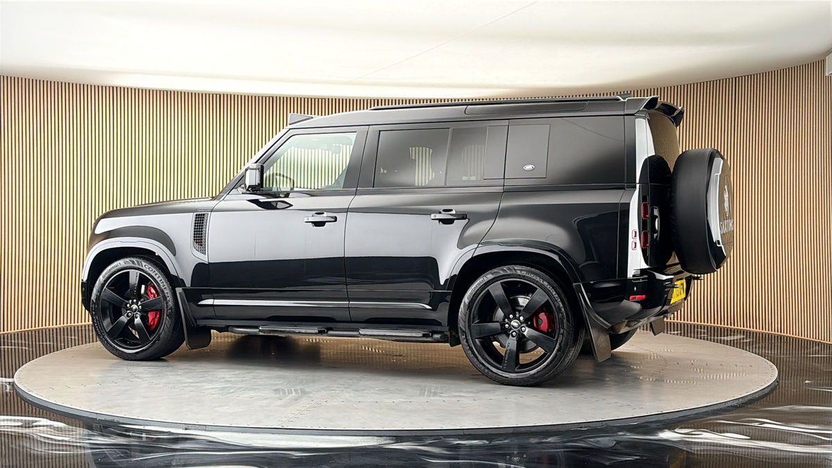 More views of Land Rover Defender 110