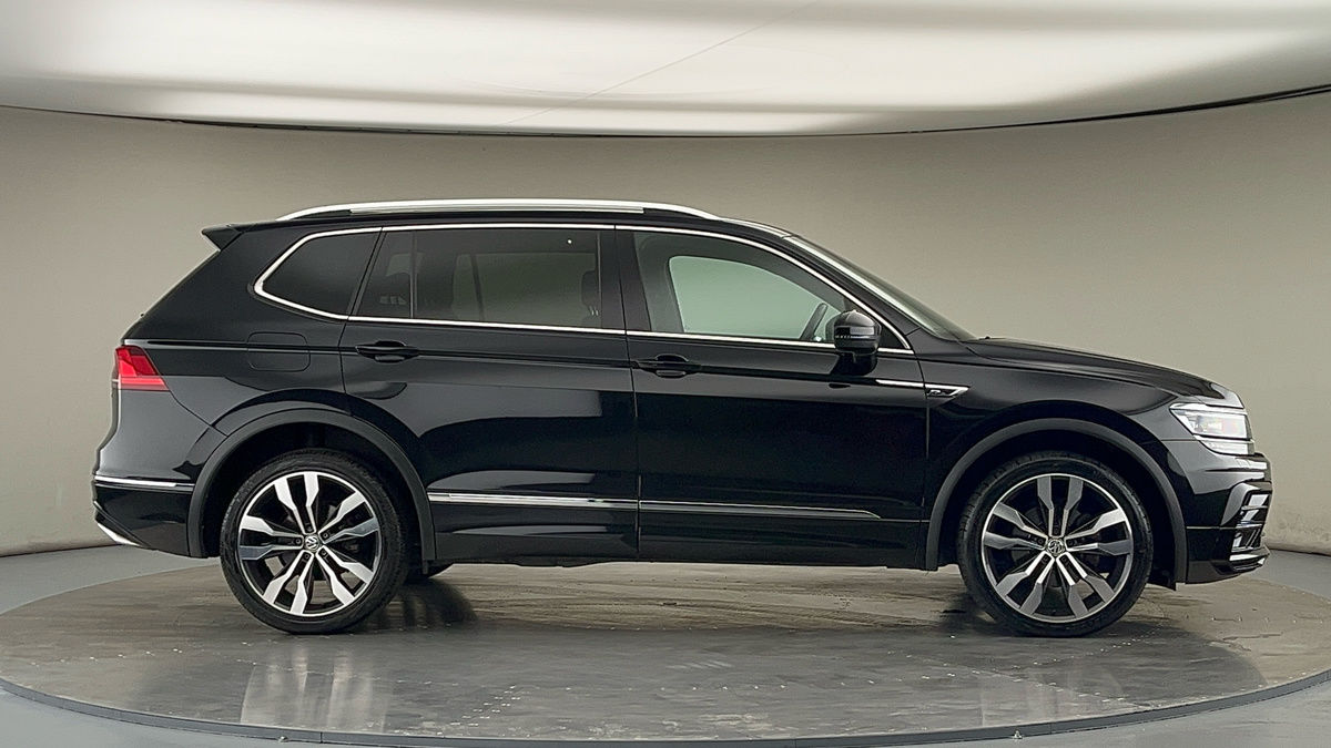 More views of Volkswagen Tiguan Allspace