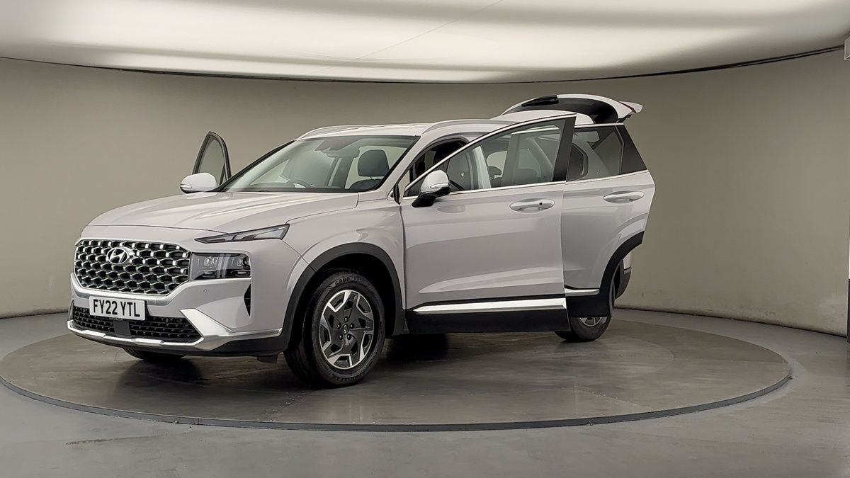 More views of Hyundai Santa Fe