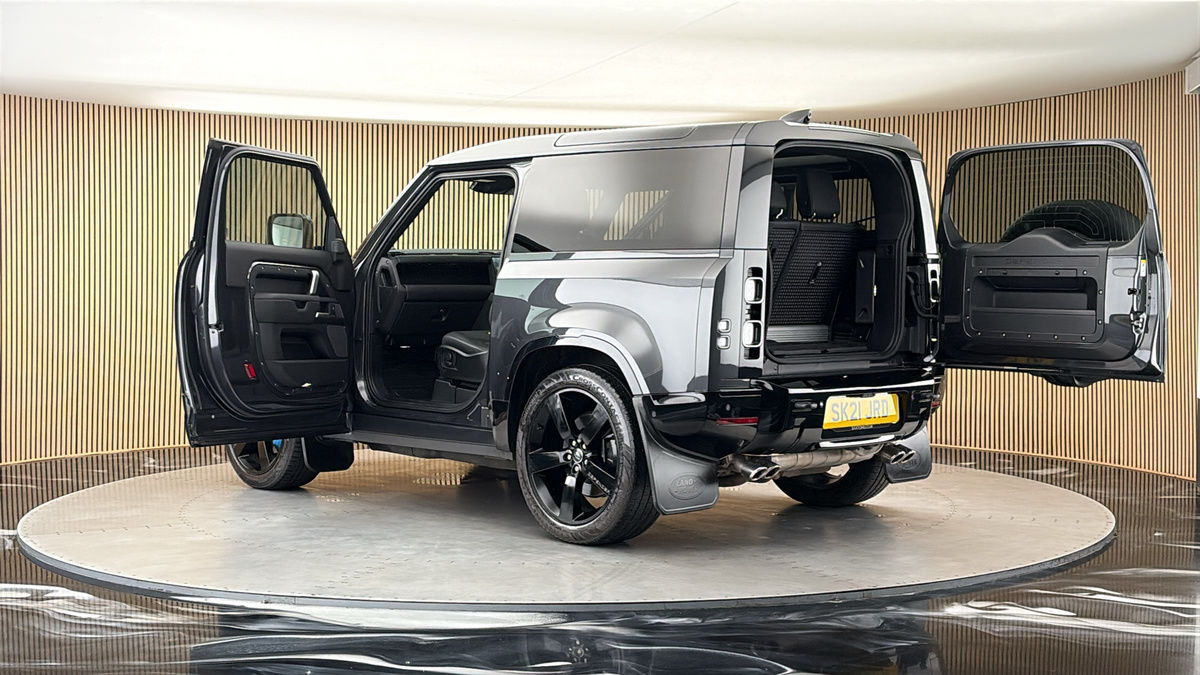 More views of Land Rover Defender 90