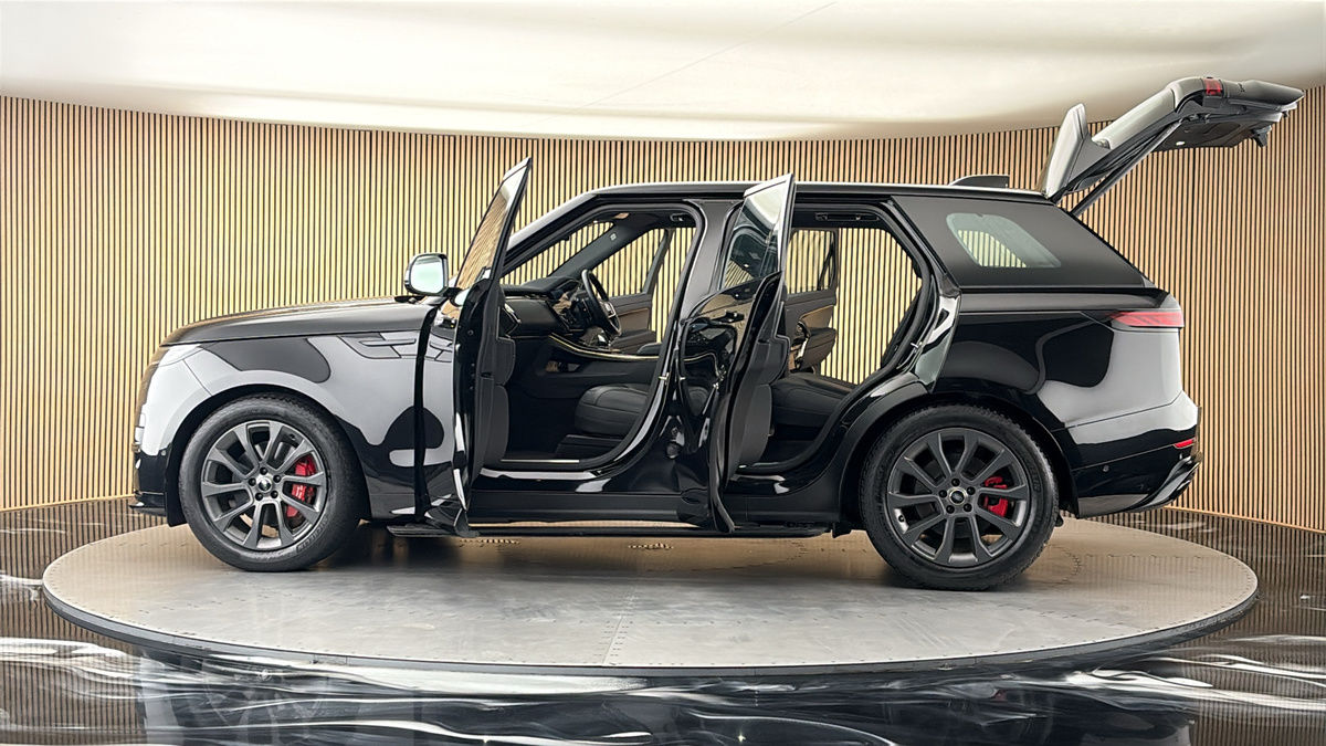 More views of Land Rover Range Rover Sport