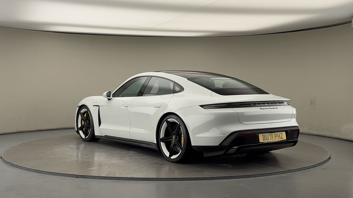 Porsche Taycan Image 3