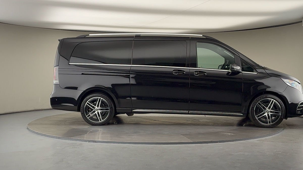 Mercedes-Benz V Class Image 16