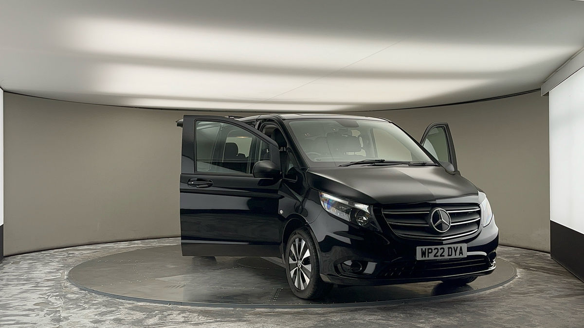 More views of Mercedes-Benz Vito