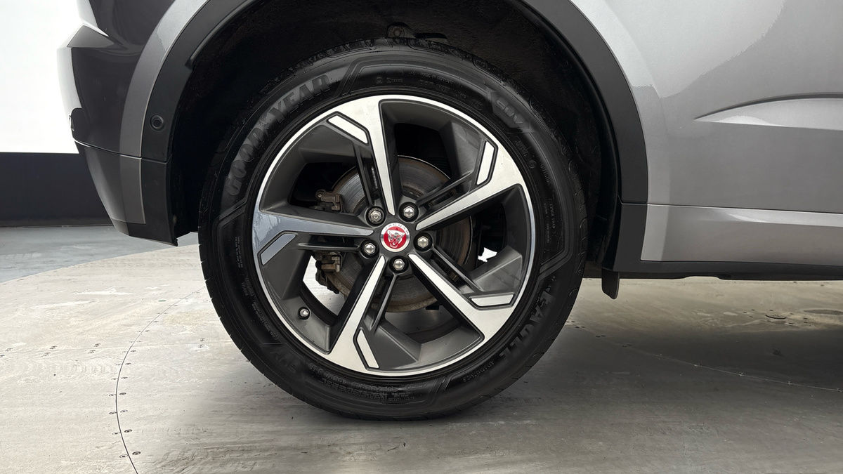 Jaguar E-PACE Image 10