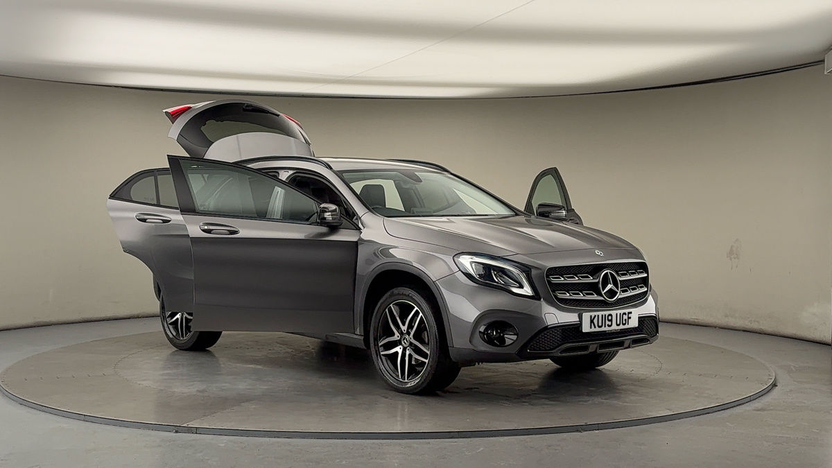More views of Mercedes-Benz GLA