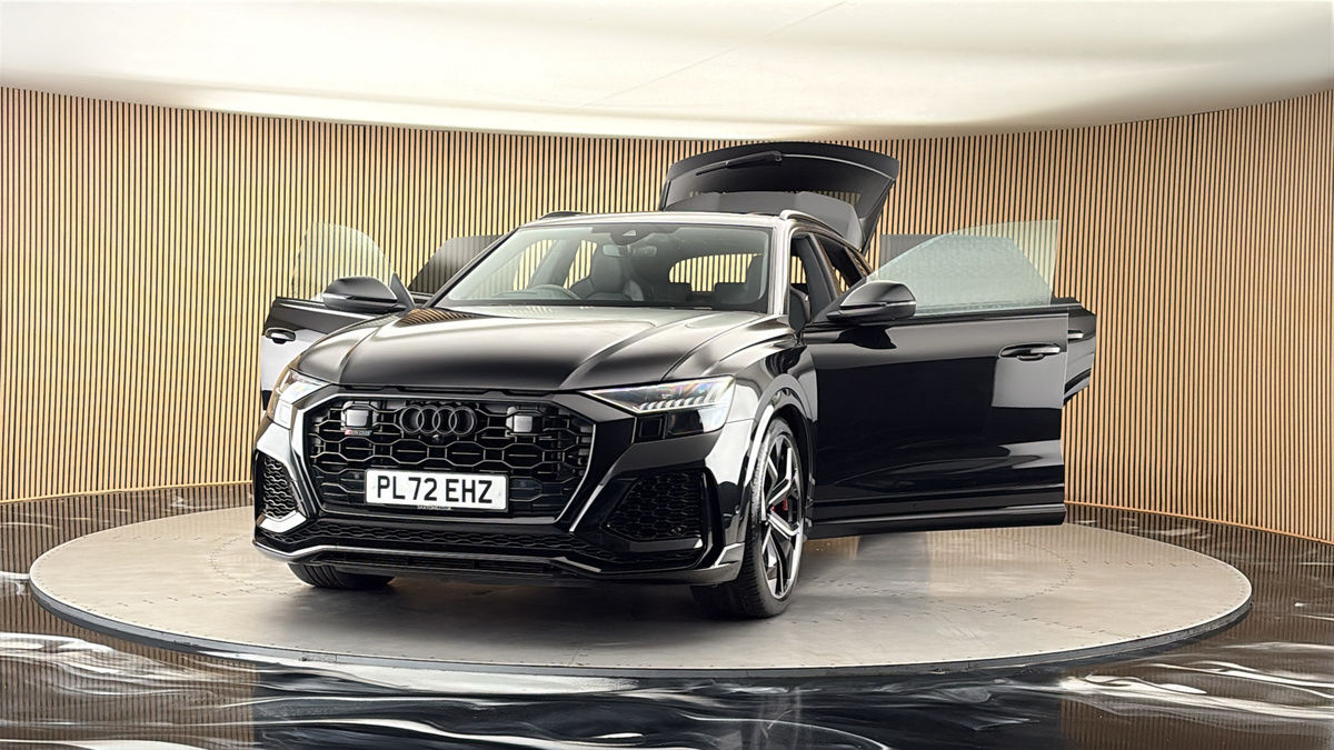 More views of Audi RSQ8