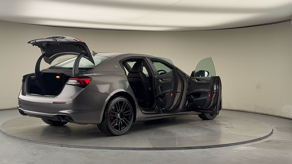 More views of Maserati Ghibli