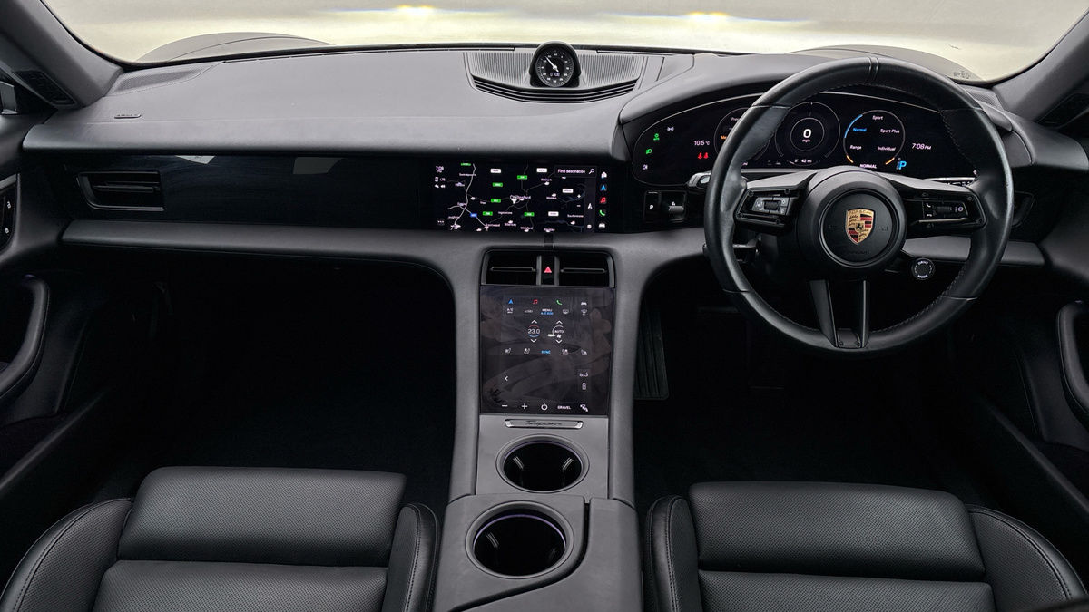 Porsche Taycan Image 12