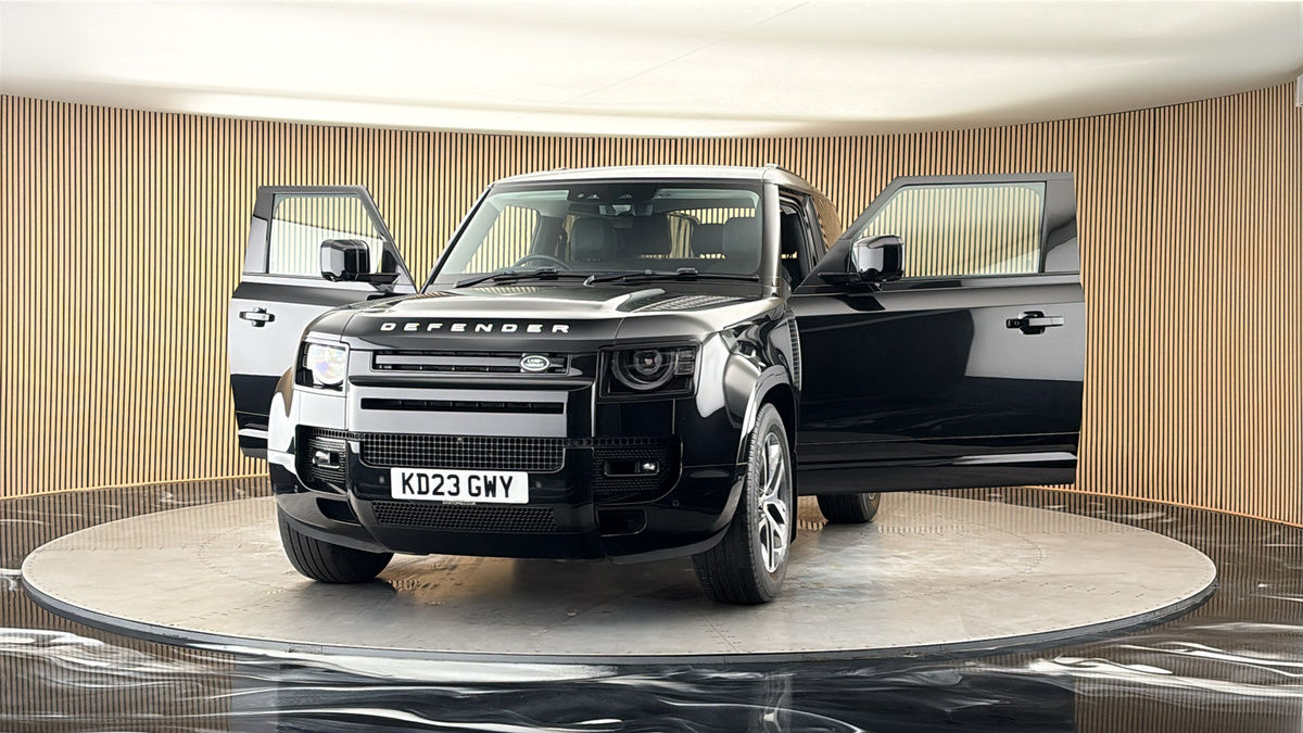 More views of Land Rover Defender 90
