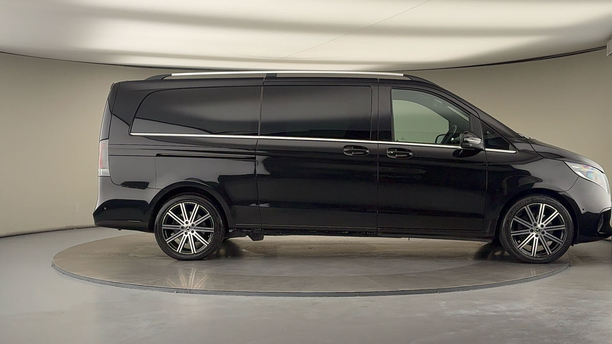 Mercedes-Benz V Class Image 16