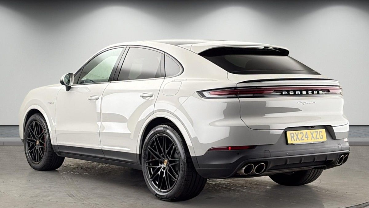 More views of Porsche Cayenne